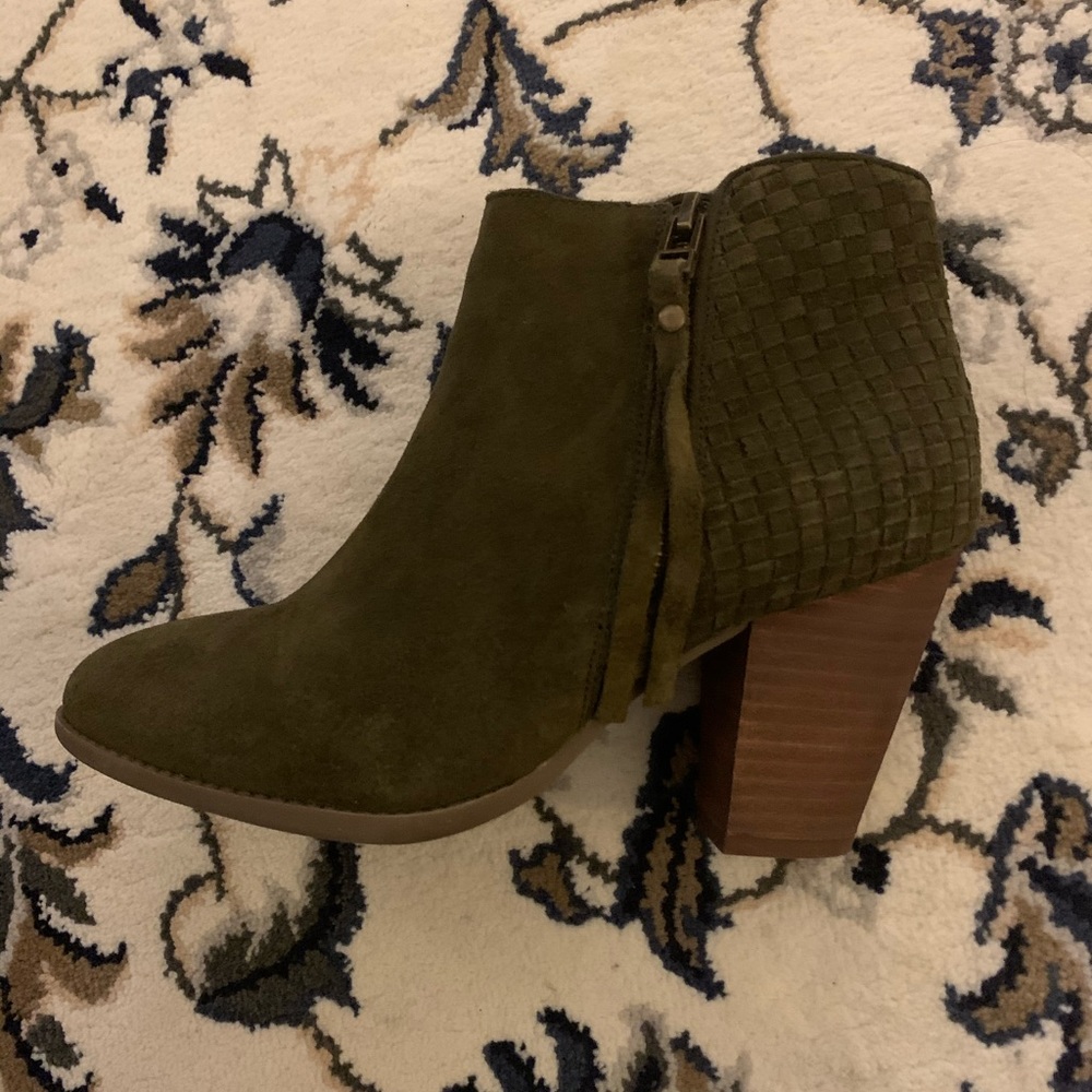 Sole Society Zada ankle bootie
